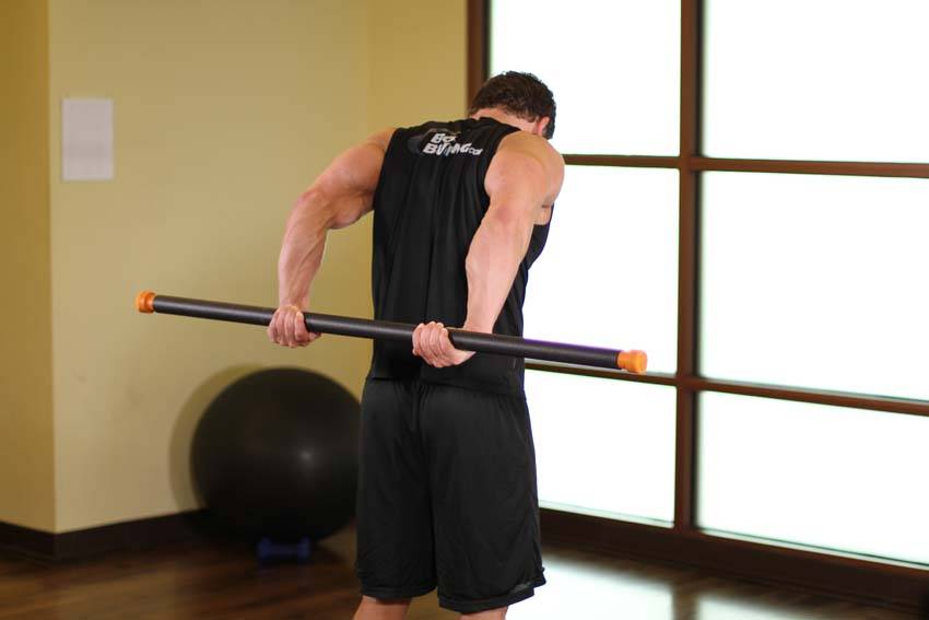 Round The World Shoulder Stretch — demonstration image 2