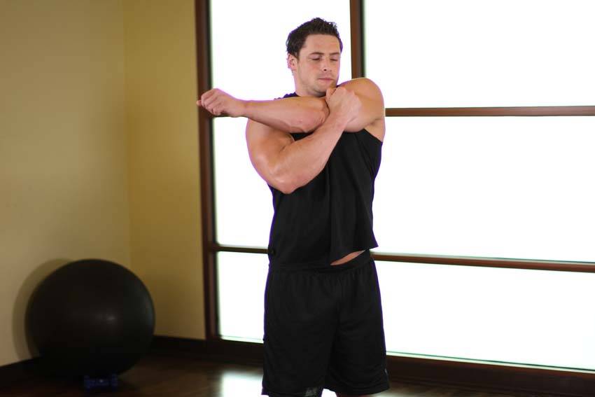 Shoulder Stretch — demonstration image 2