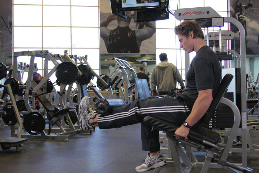 Single-Leg Leg Extension — demonstration image 2