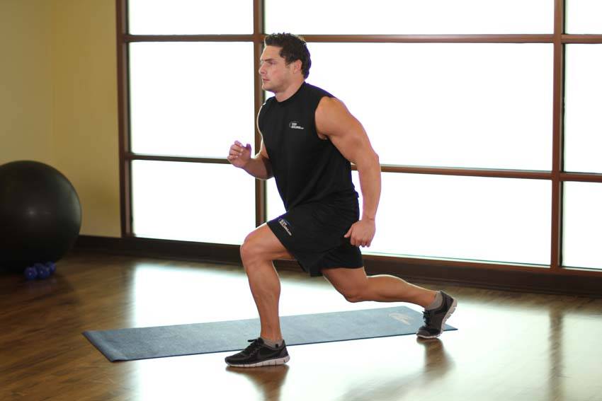 Split Squats — demonstration image 2