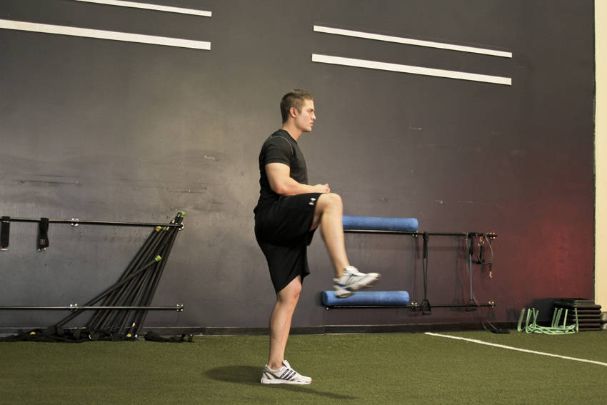 Standing Hip Circles — demonstration image 2