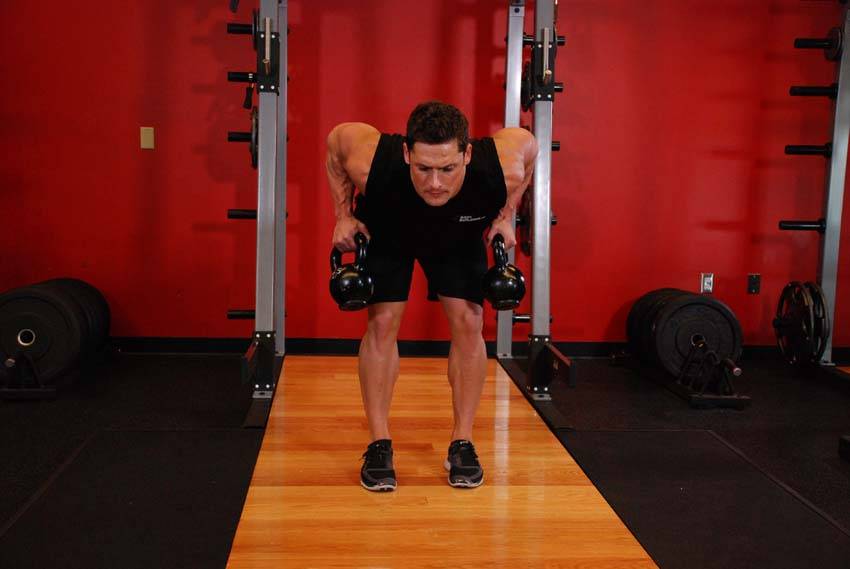 Two-Arm Kettlebell Row — demonstration image 2