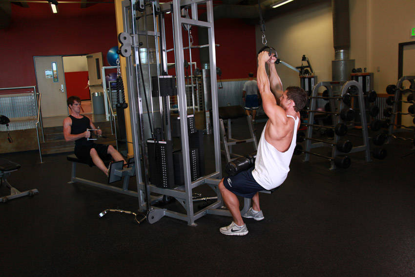 V-Bar Pulldown — demonstration image 2