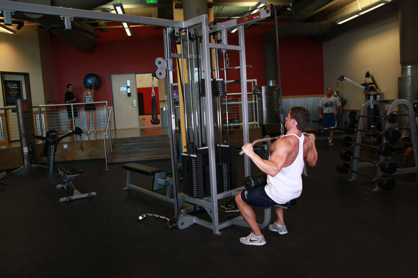 Wide-Grip Lat Pulldown — demonstration image 2